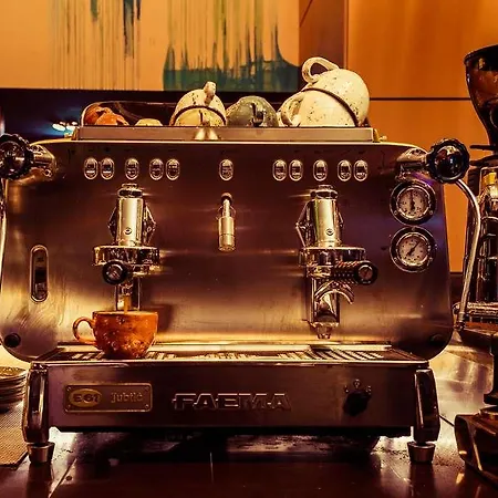 Отель Saks Urban Design 4*