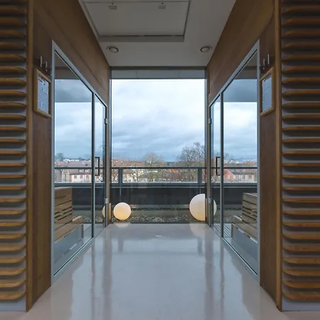 Saks Urban Design 4*