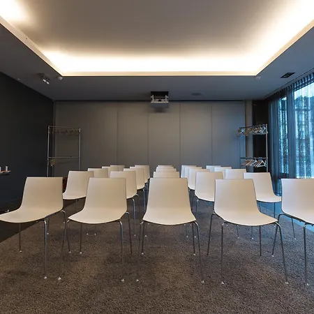 Hotel Saks Urban Design