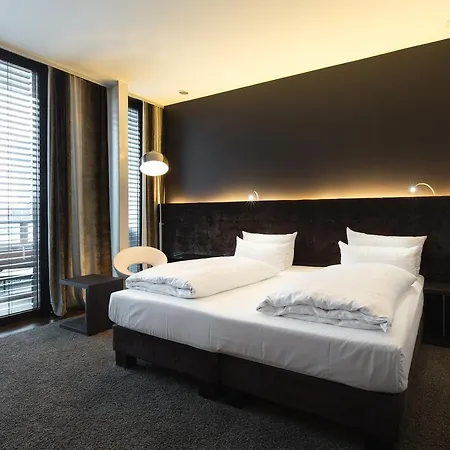 Saks Urban Design Отель 4*