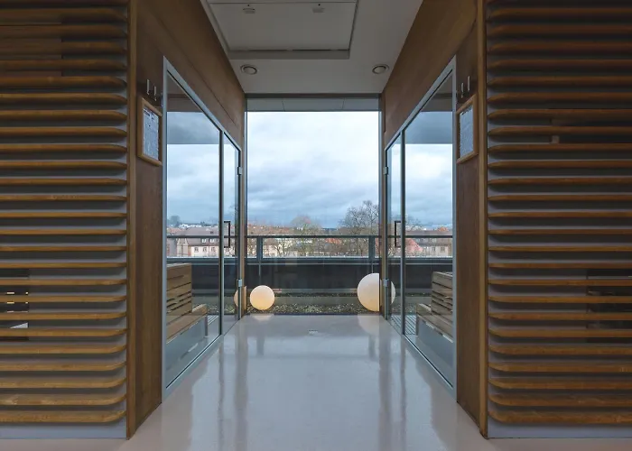 Saks Urban Design 4*