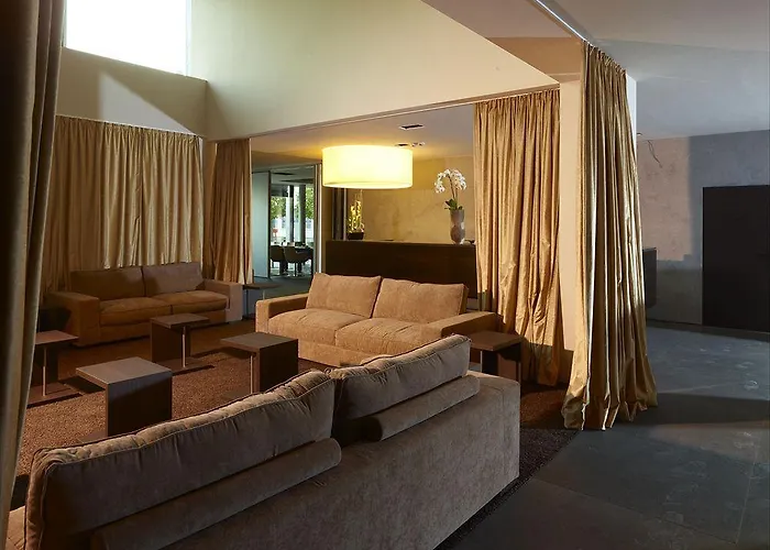 Hotel Saks Urban Design 4*