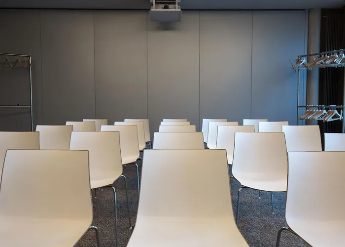 Saks Urban Design Hotell 4*